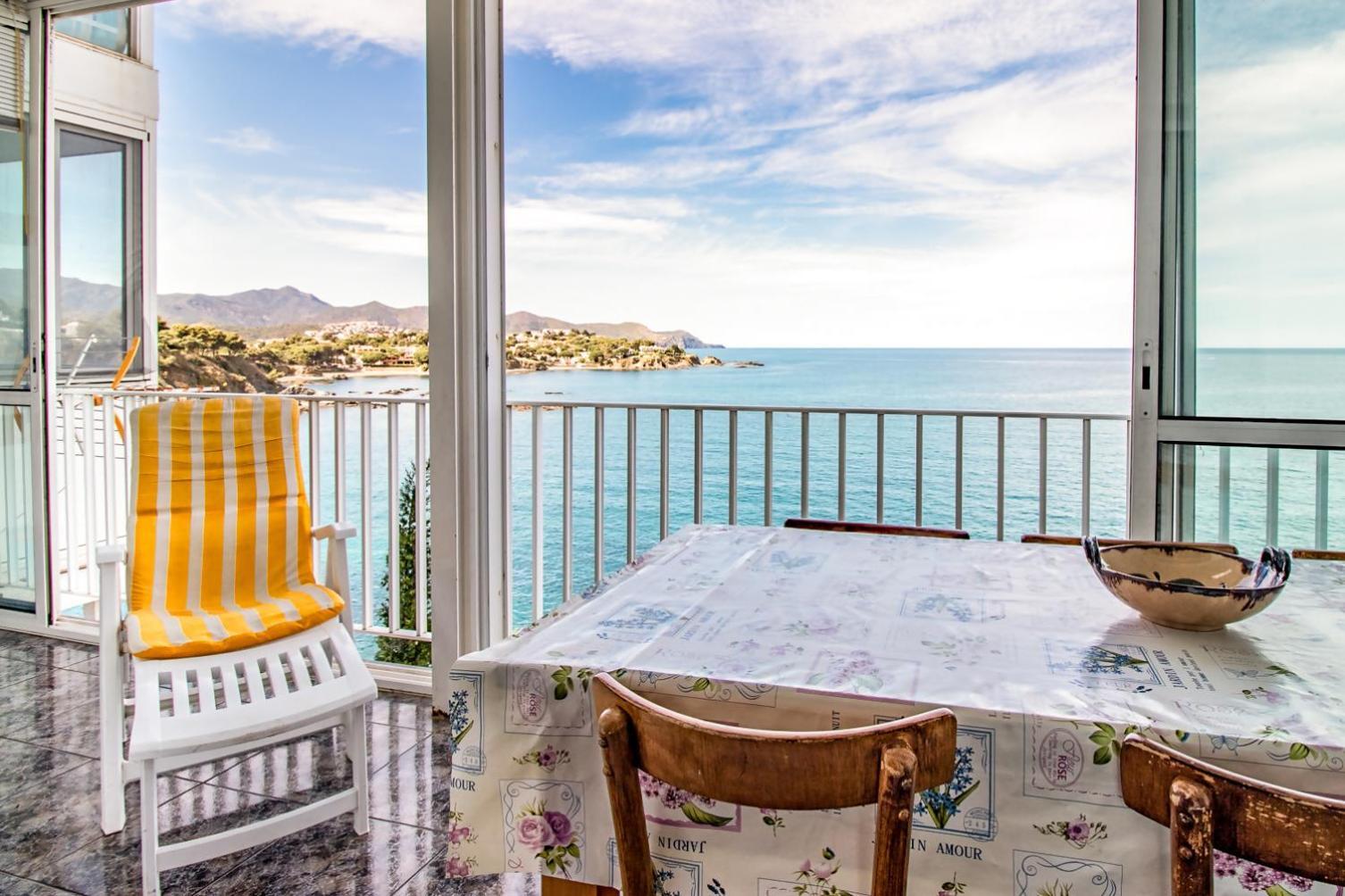 Apartamento Fener De Baix 81 Bonito En Primera Línea De Mar Gerona